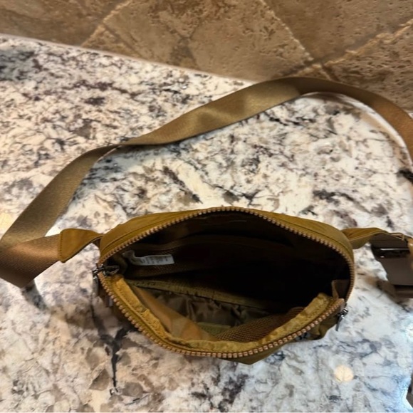 Lululemon Belt Bag Camel brown - Picture 3 of 4